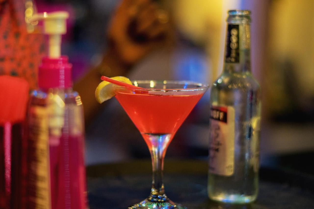 Runway Hotel Piarco 외부 사진