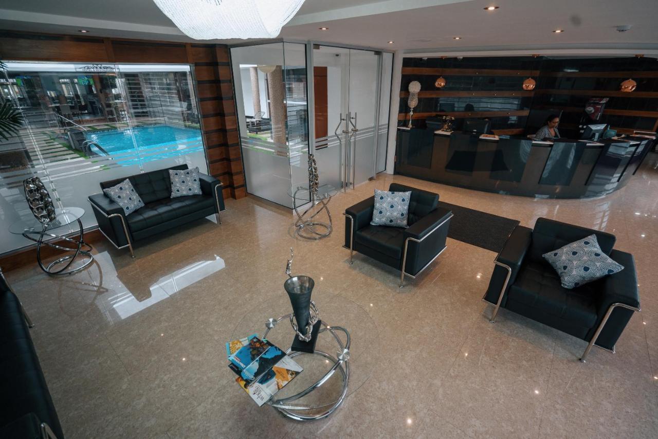 Runway Hotel Piarco 외부 사진