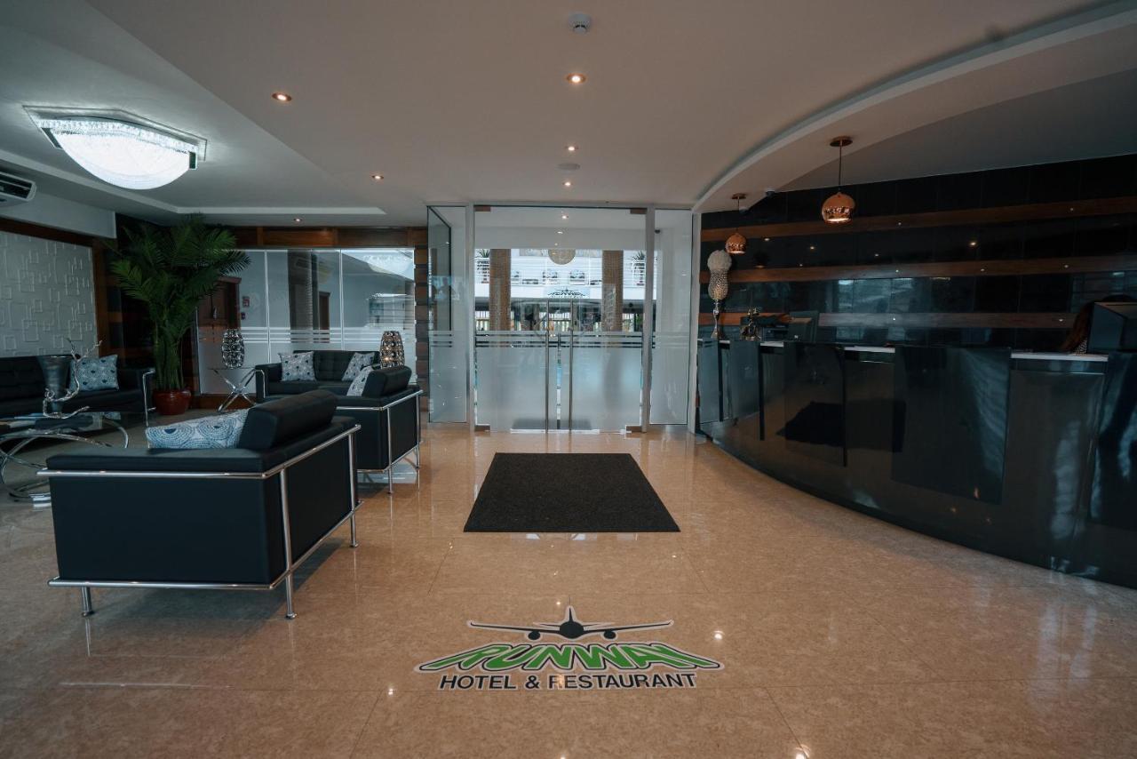 Runway Hotel Piarco 외부 사진