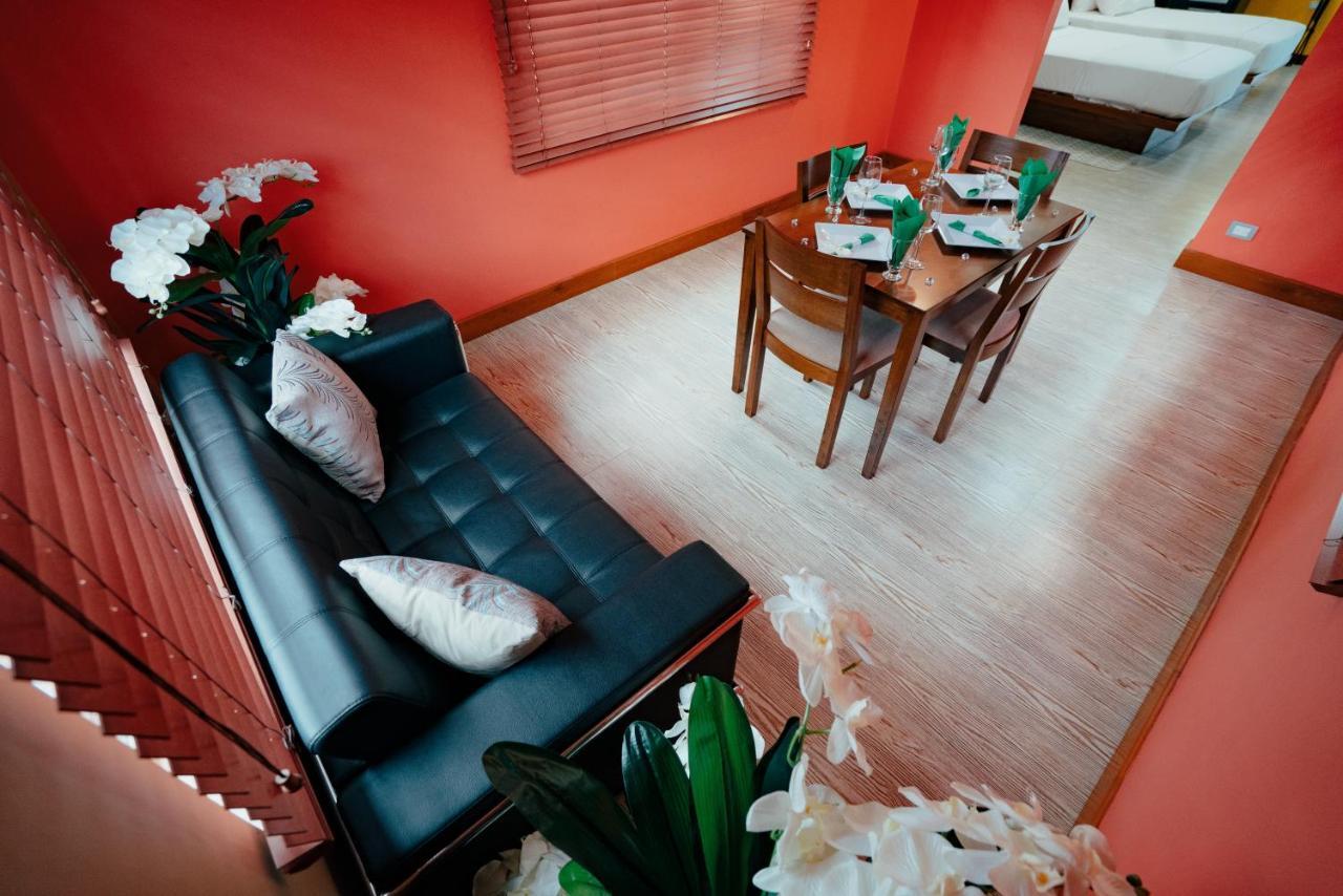 Runway Hotel Piarco 외부 사진