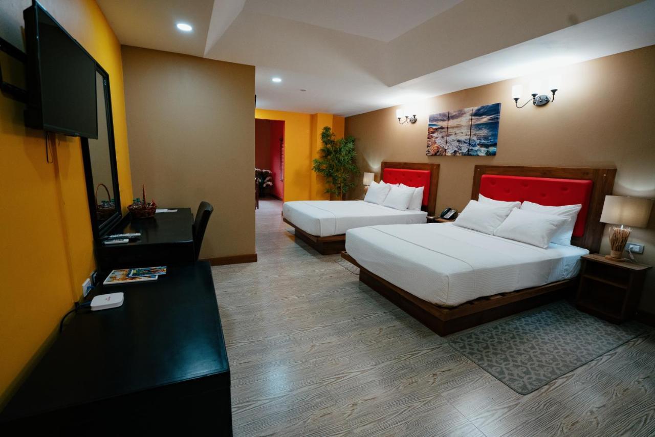 Runway Hotel Piarco 외부 사진