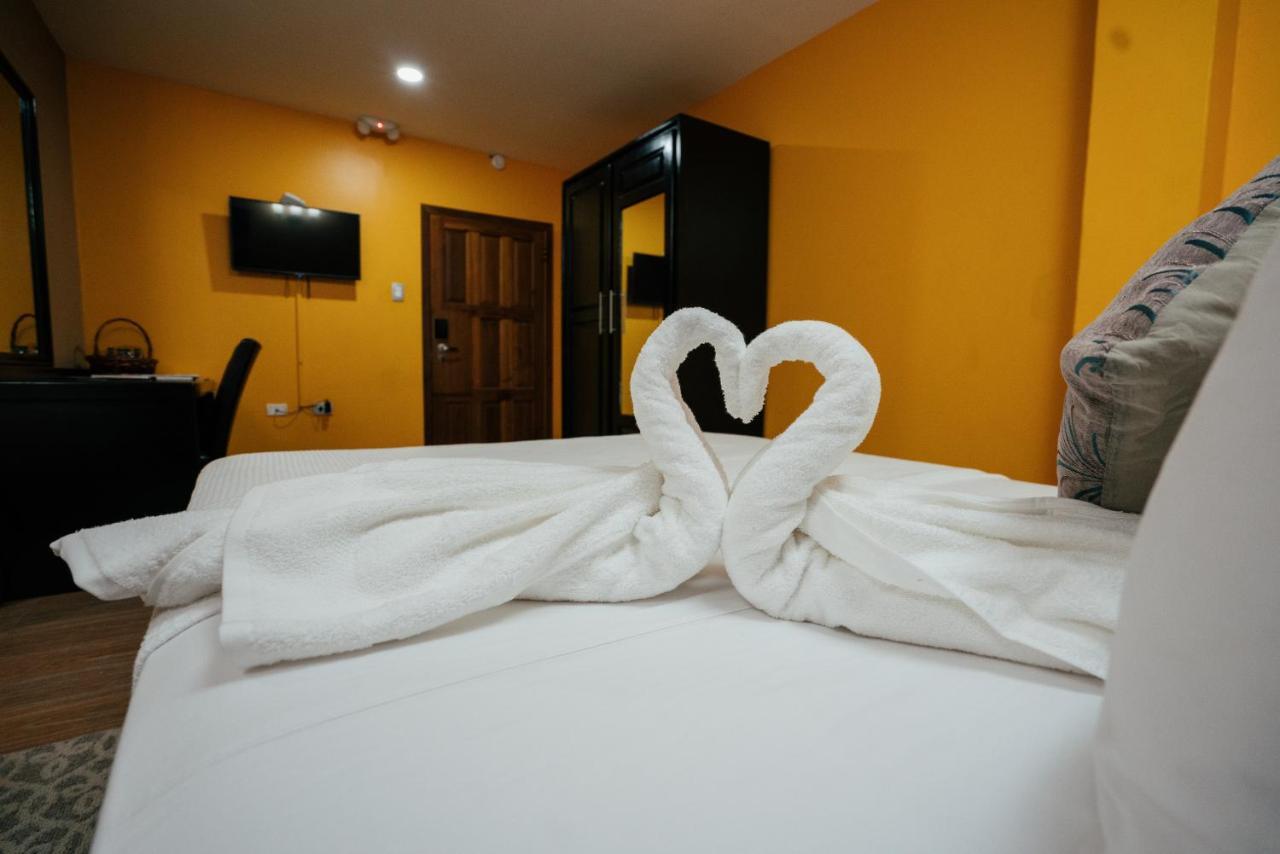 Runway Hotel Piarco 외부 사진