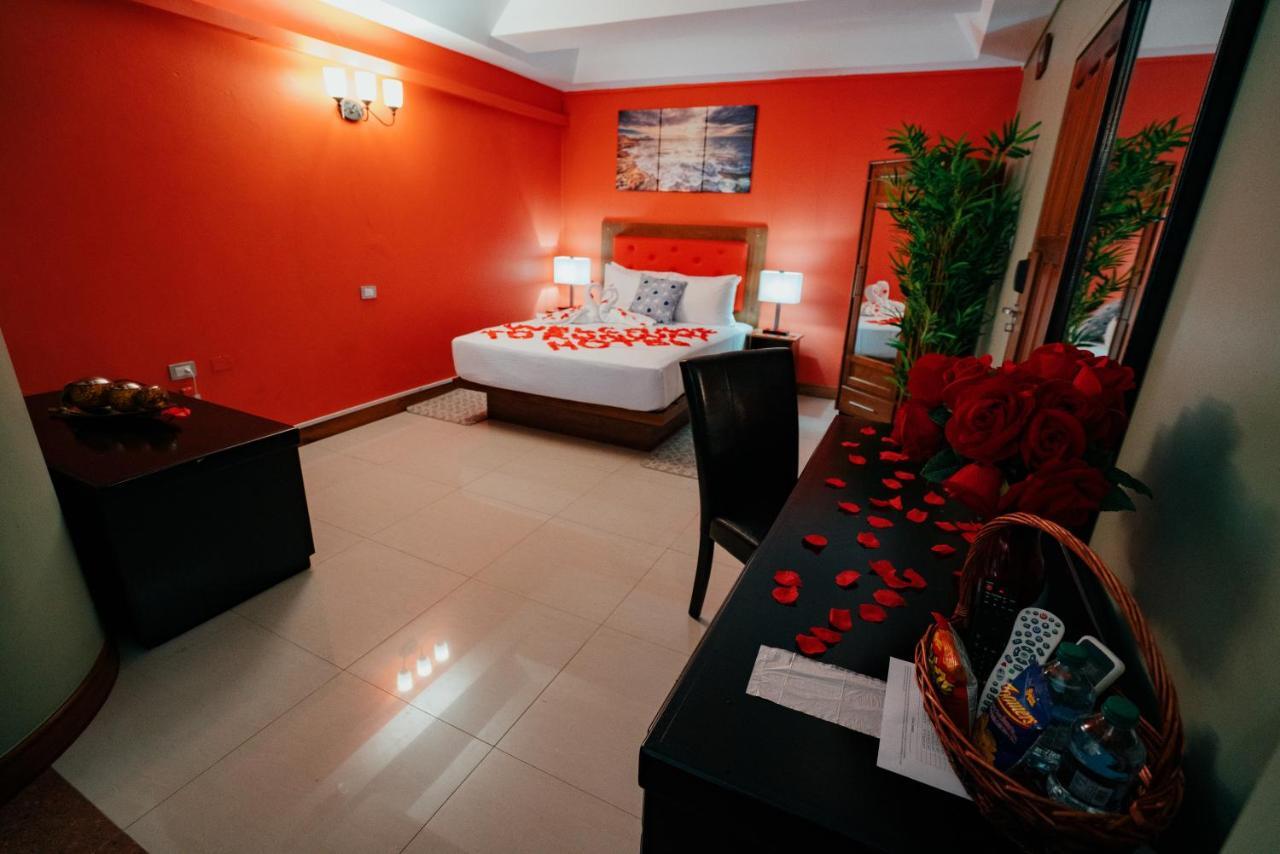 Runway Hotel Piarco 외부 사진