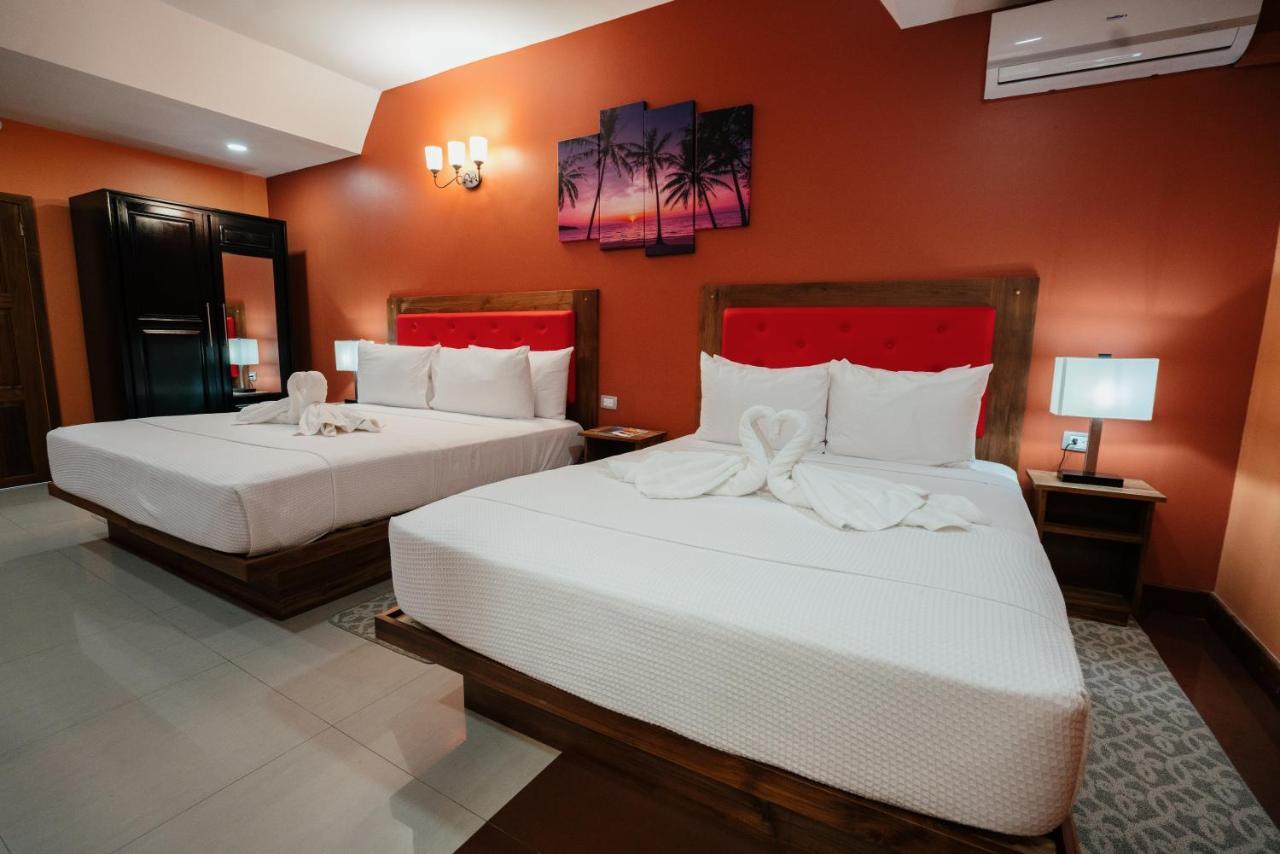 Runway Hotel Piarco 외부 사진